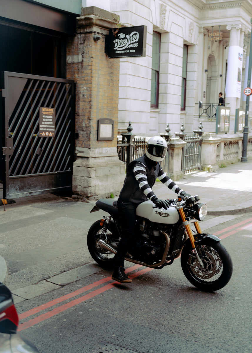 A black Alpinestars Tech-Air 3 canvas airbag vest with a front zipper and logo detail.