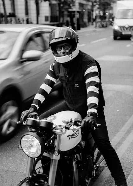 A black Alpinestars Tech-Air 3 canvas airbag vest with a front zipper and logo detail.