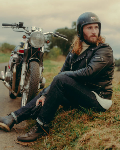 Goldtop 617 Jacket - Black worn by model outdoors