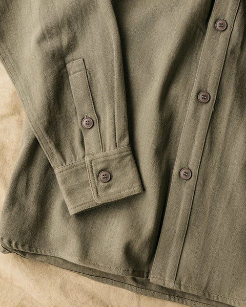Grady + James - Roy Shirt olive product lifestyle close up