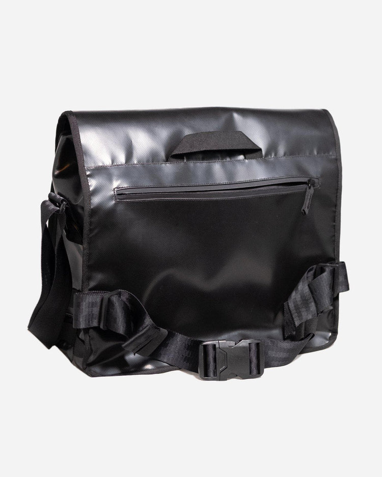 BSMC x Royal Enfield Messenger Bag, back and fastenings