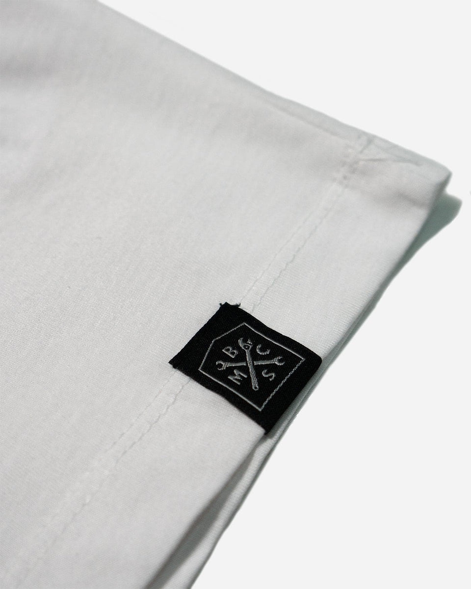 BSMC Women's Logo '77 T Shirt - White/Red, hem tag close up